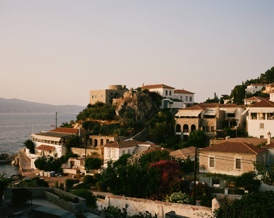 An Artist in Hydra – Drakes
